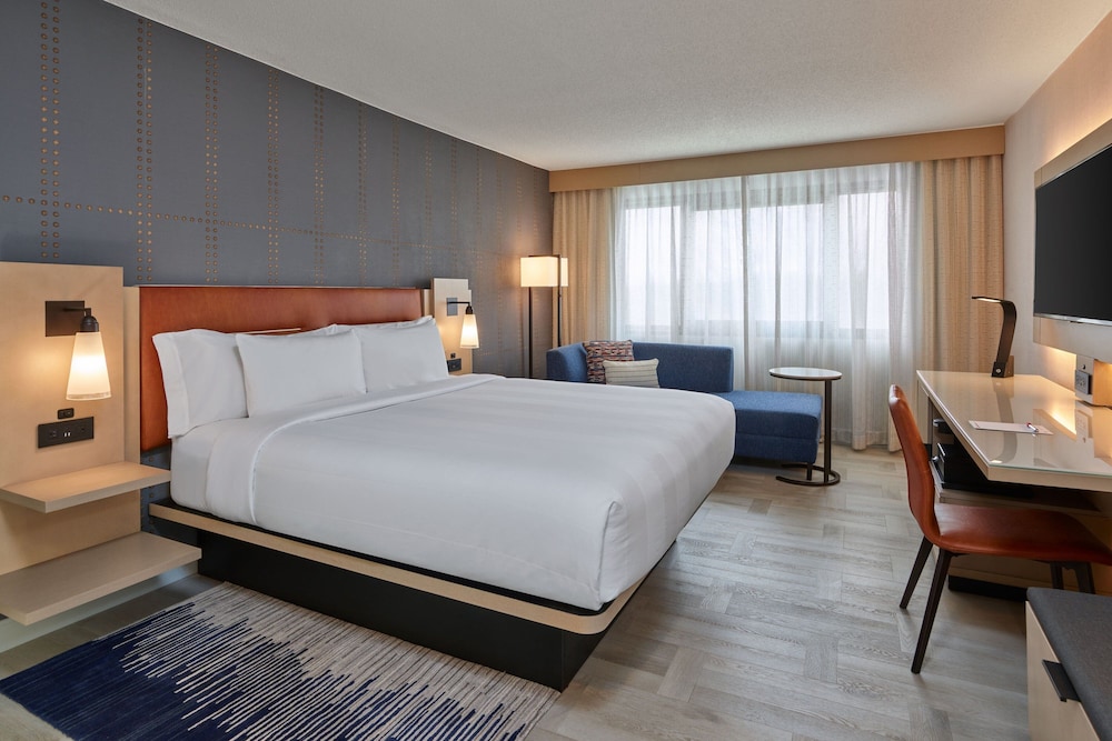 ROOM, KING BED, ACCESSIBLE