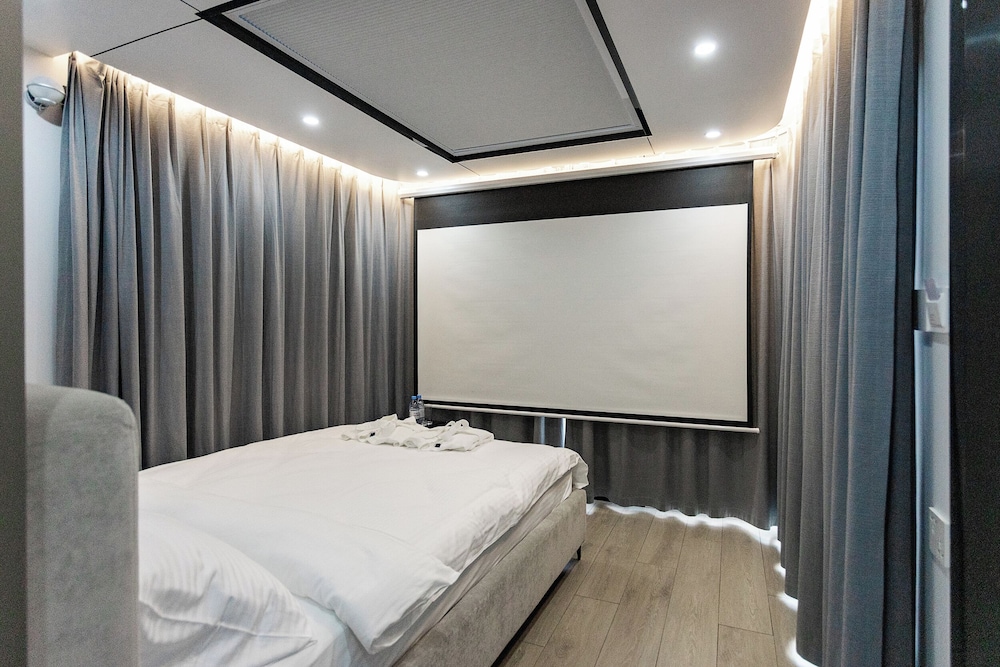ZVEZDNAYA Eco Hotel 16/48