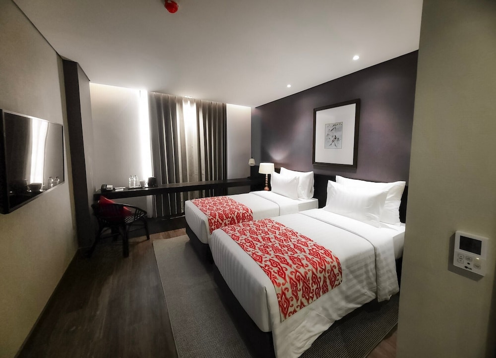 Hotel Suni Abepura 8/23