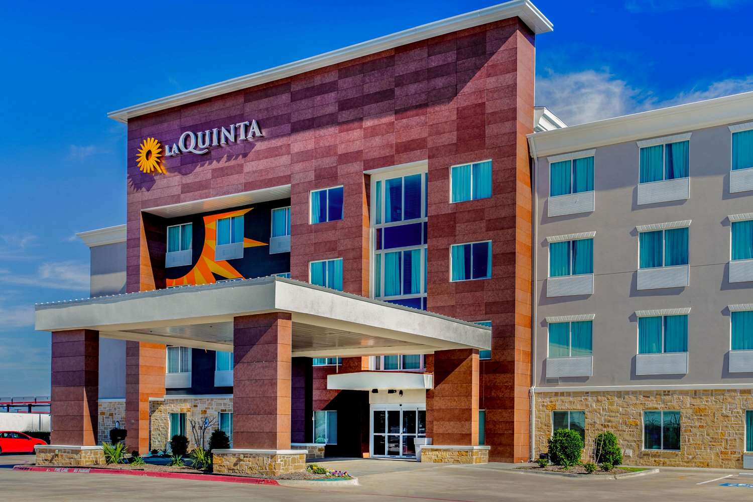 La Quinta Inn & Suites by Wyndham Northlake Fort Worth 4/25