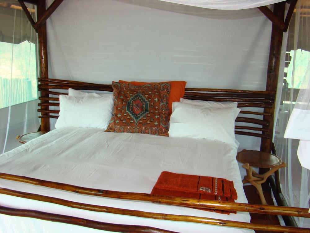 Muweti Bush Lodge 6/46