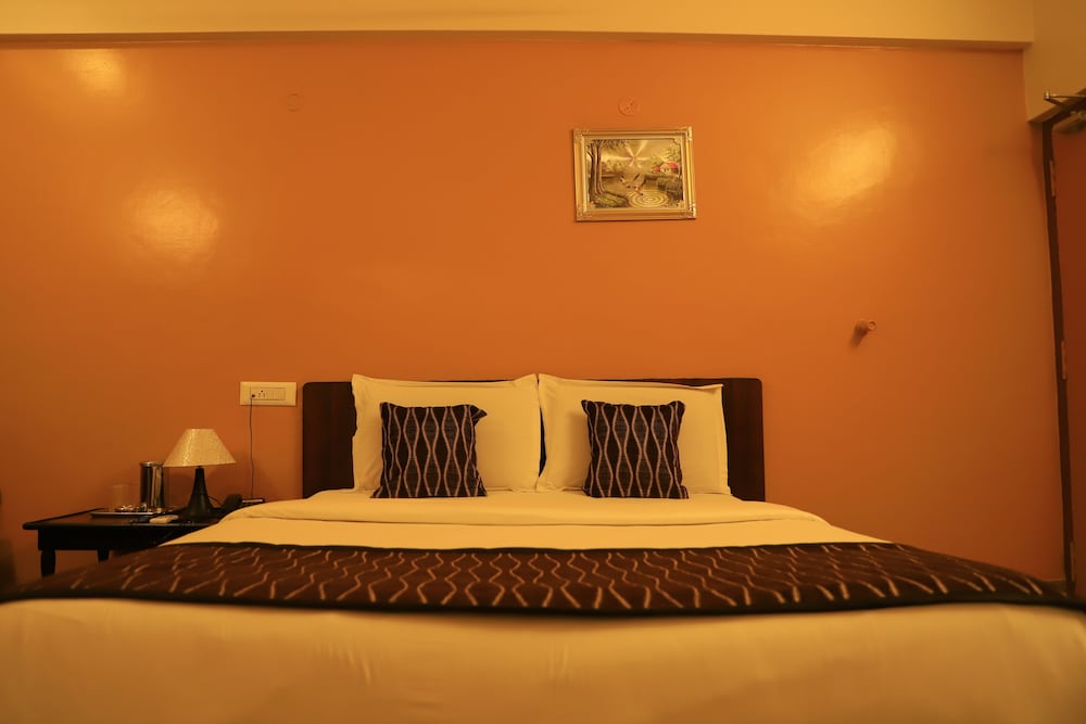 T.M Hotel 13/37