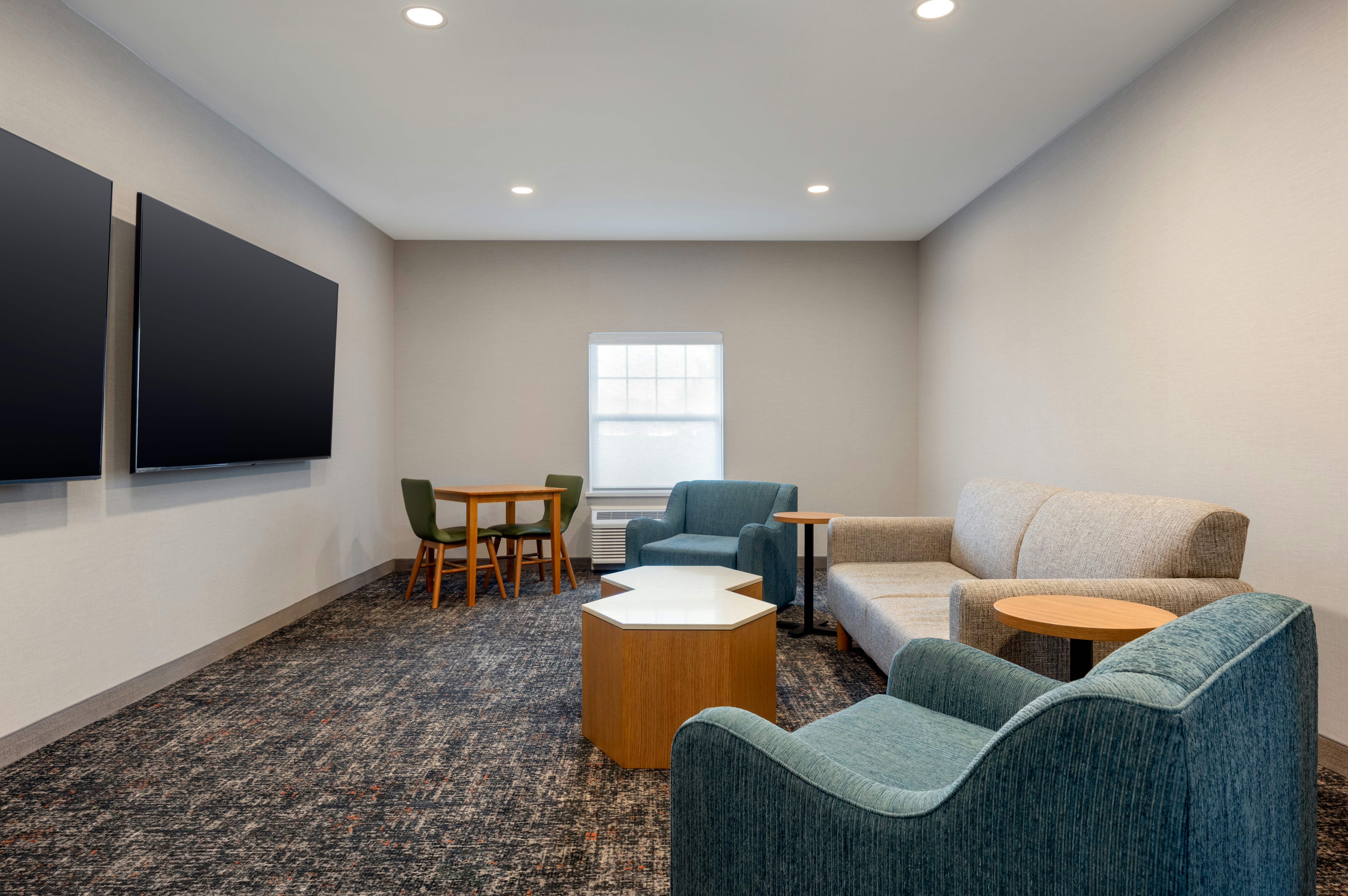 Hampton Inn & Suites Rockland 52/81