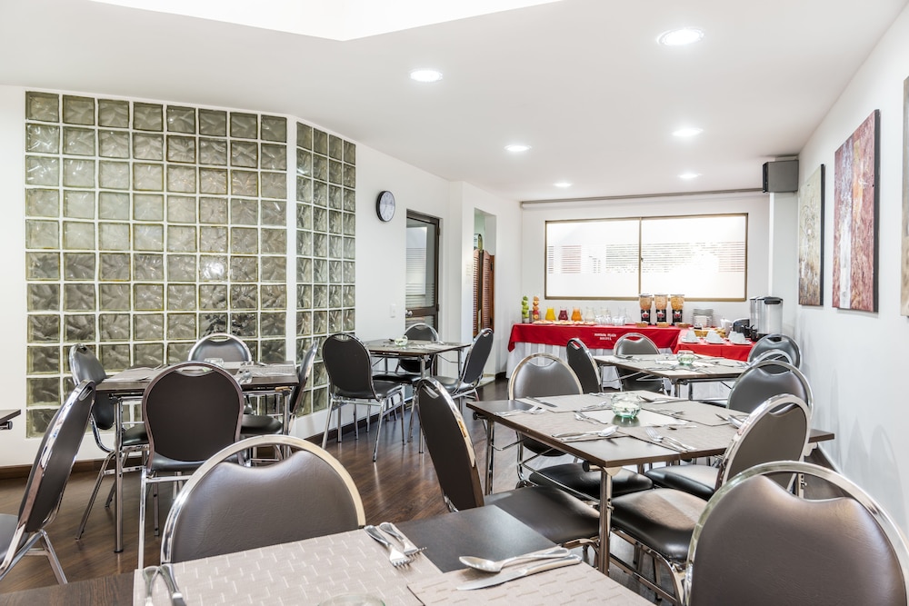 Travelers Apartamentos Y Suites Fontana Plaza 44/47