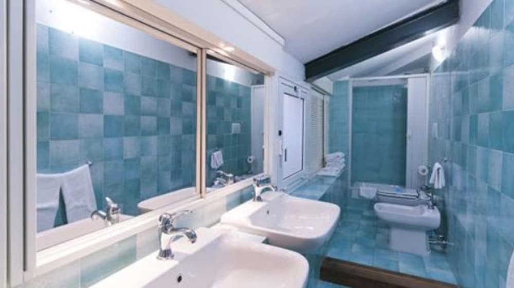 Trevi 41 Hotel 45/47