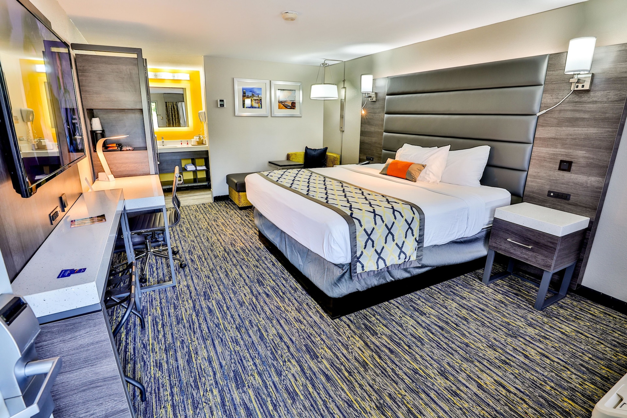 1 BEDROOM, SUITE, KING BED