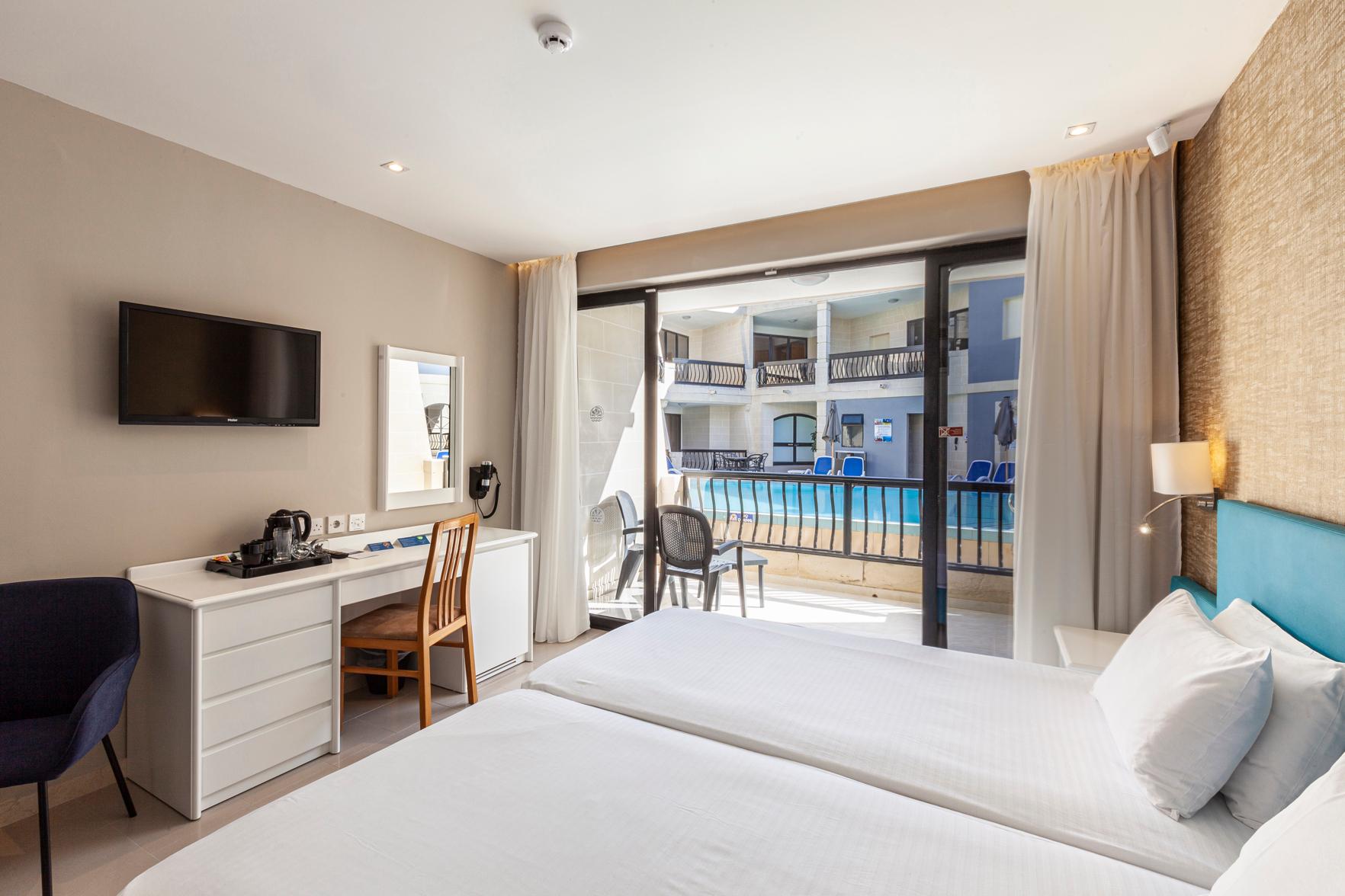 Standard, 3 Beds, Pool View