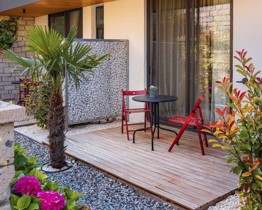 Yerli Otel Alacati 32/37