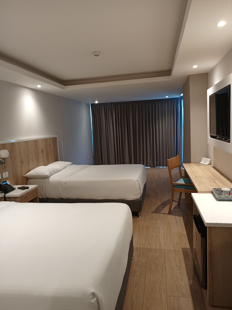 ROOM, 2 DOUBLE BEDS, ACCESSIBLE