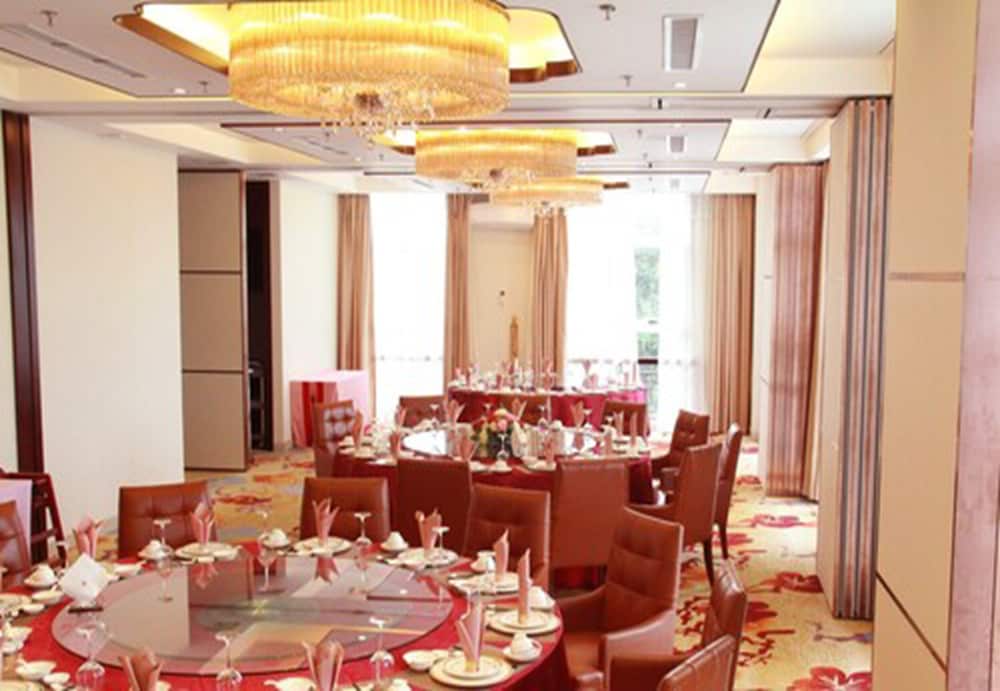 Don Chan Palace Hotel Convention 44/50