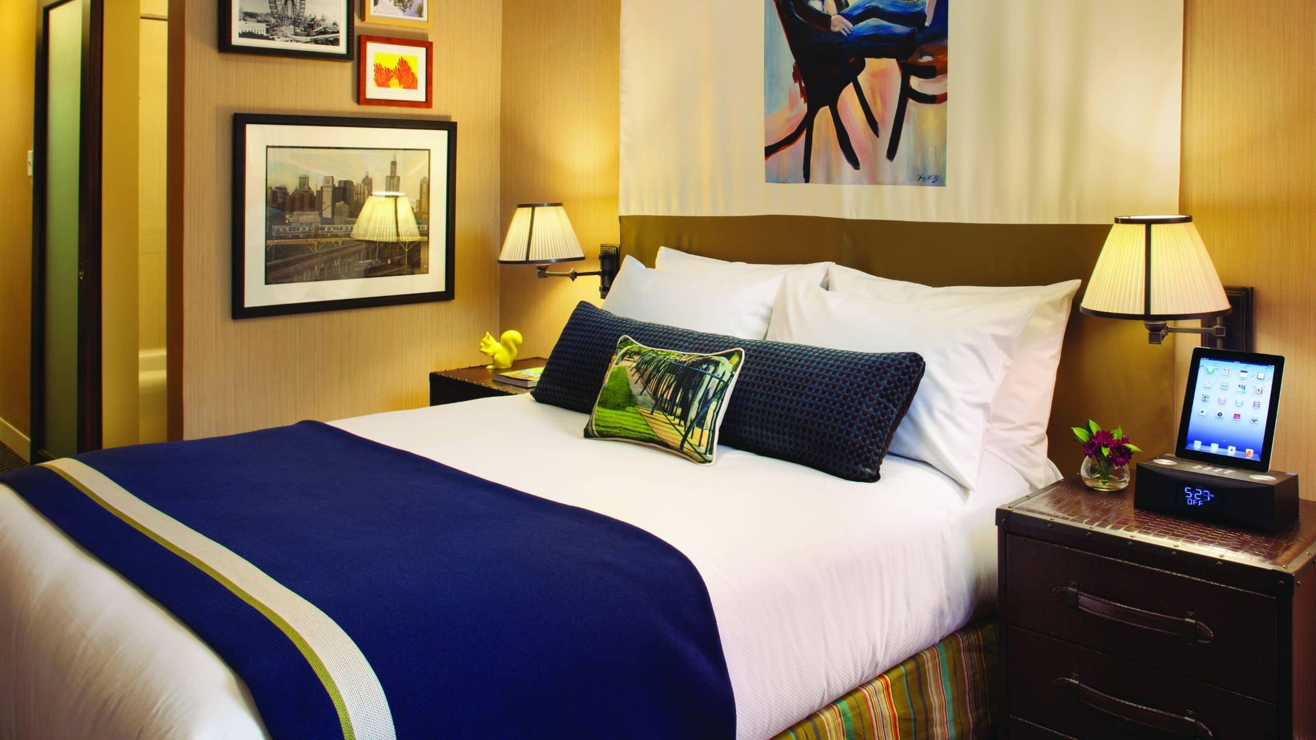 Room, Quadruple, Lake View