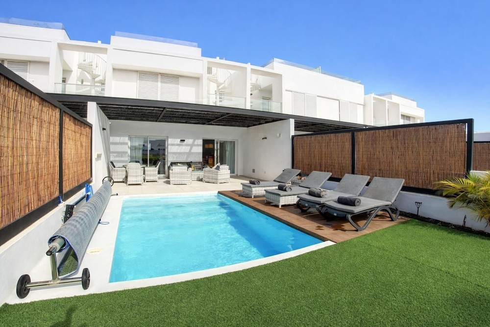 Serena Holiday Homes By LIVVO 33/45