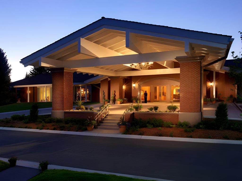 Room, King Bed, Pool Access