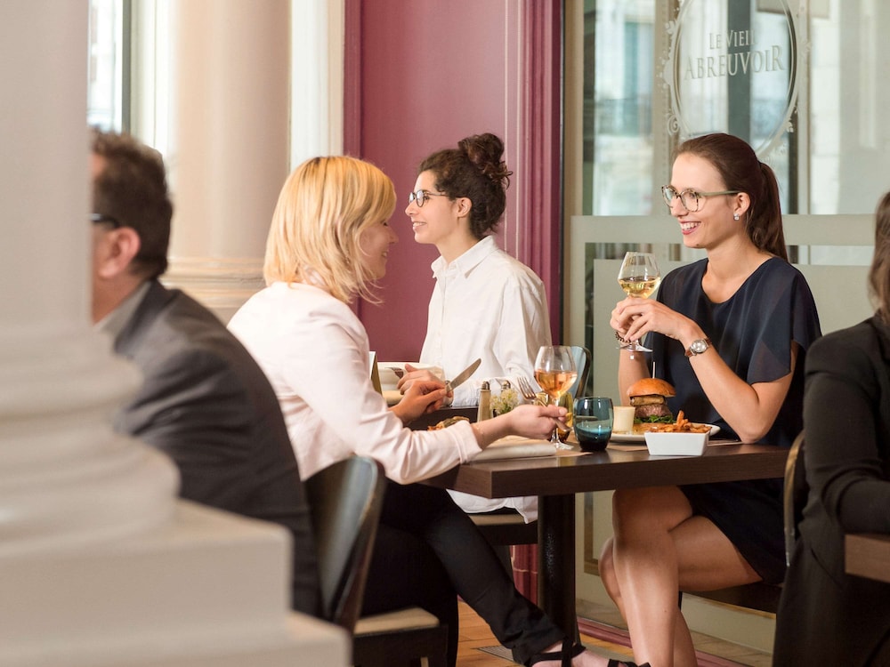 Mercure Lille Roubaix Grand Hotel 54/72
