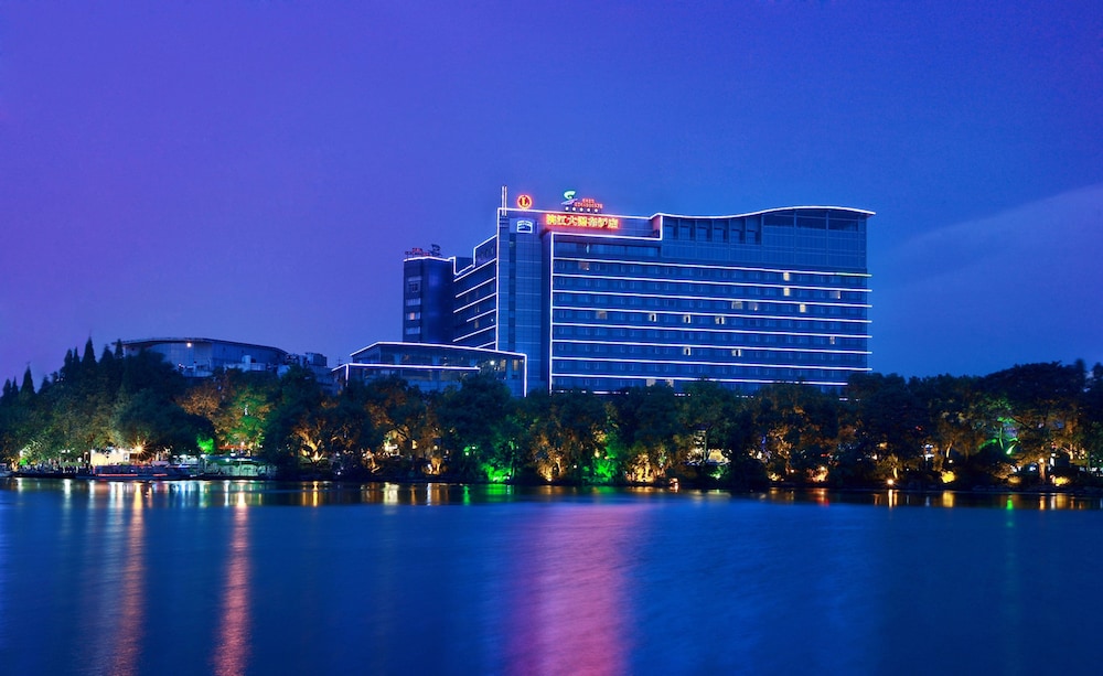 Lijiang Waterfall Hotel 8/71