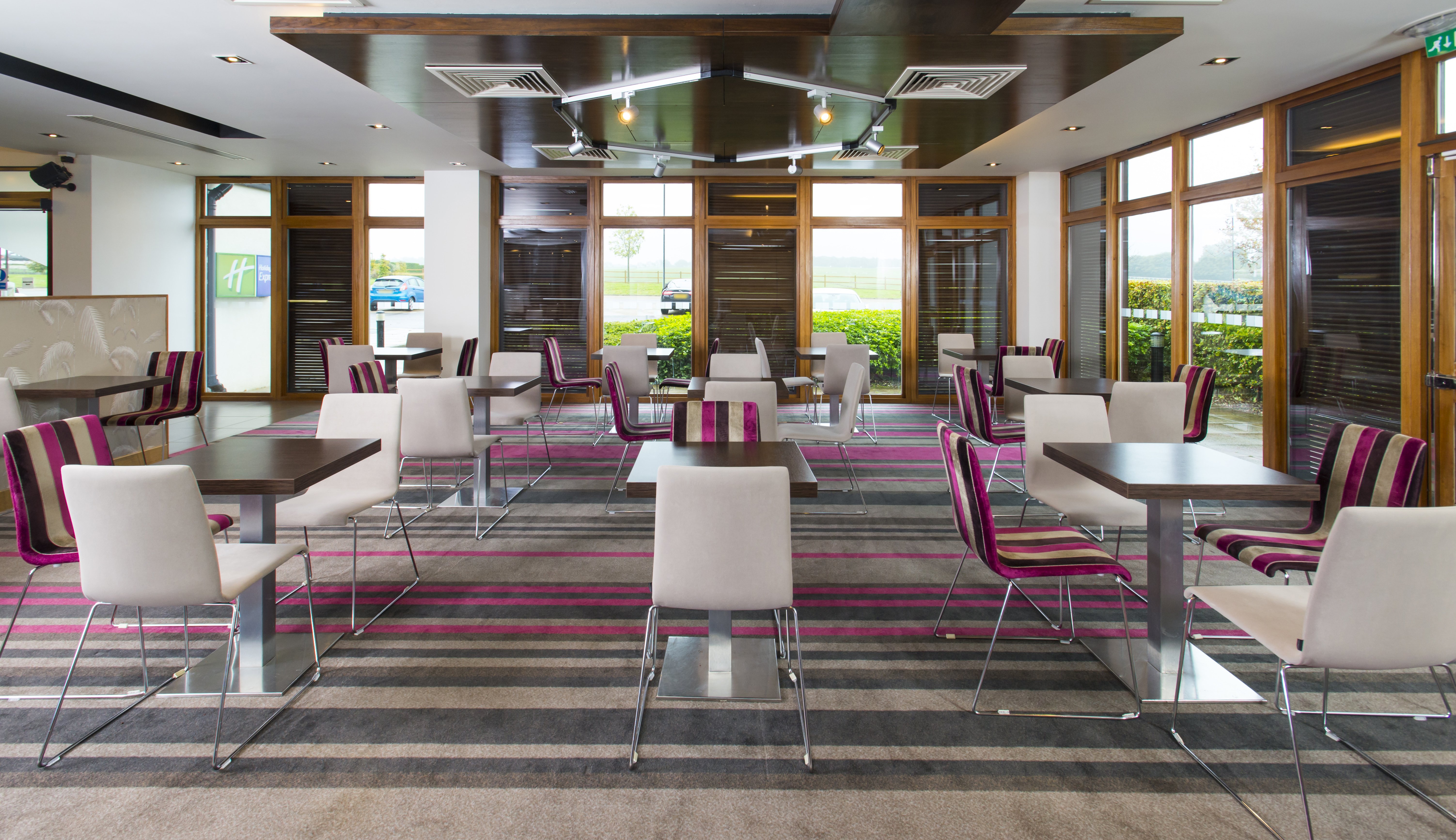 Holiday Inn Express London Epsom Downs 43/69