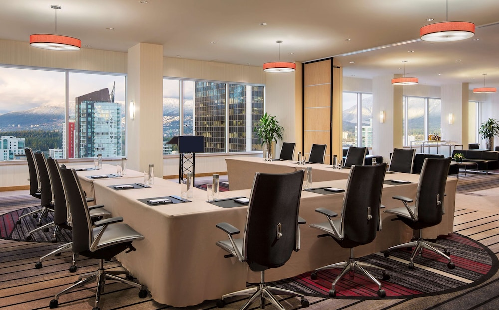 HYATT REGENCY VANCOUVER 57/72