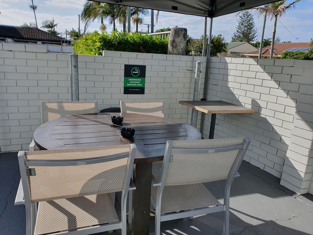 Montego Mermaid Beach Motel 48/69