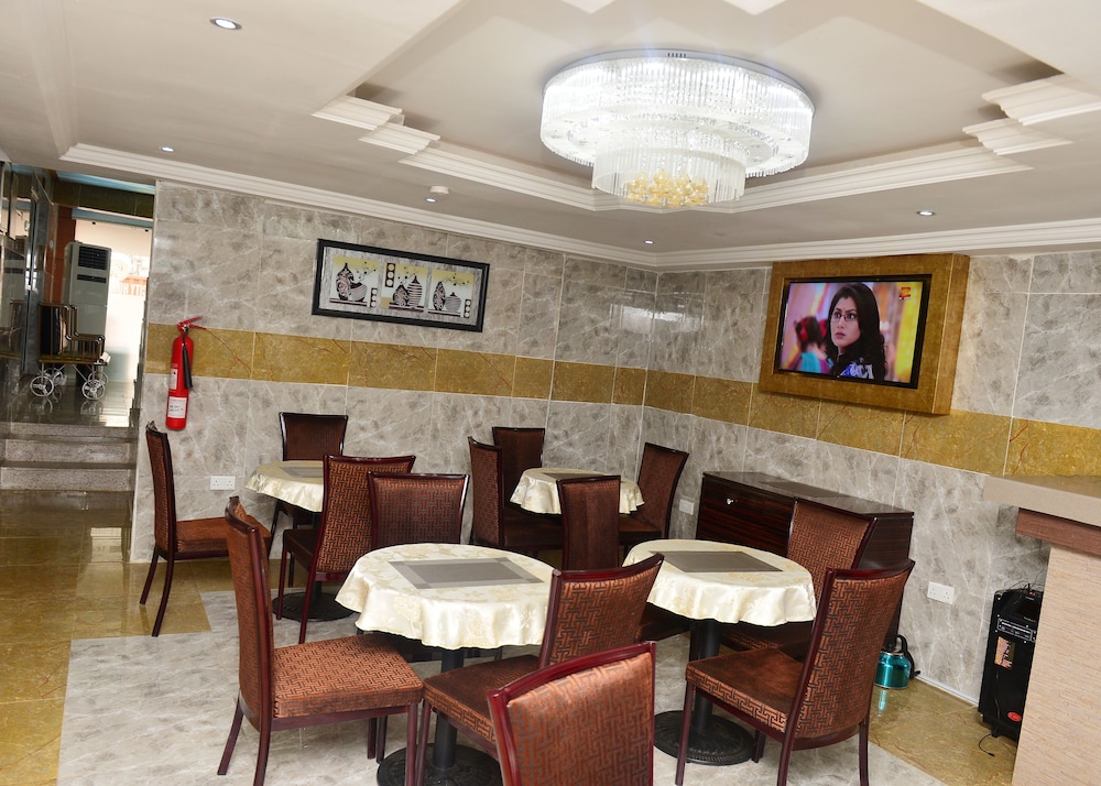 R & A CITY HOTEL 21/30