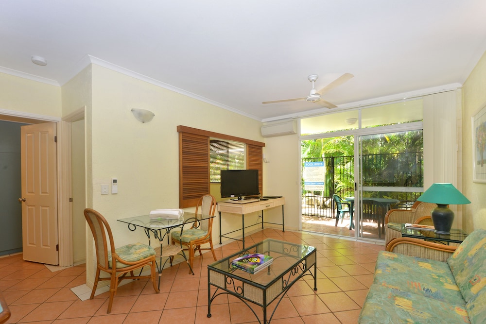 Coral Apartments 18/34