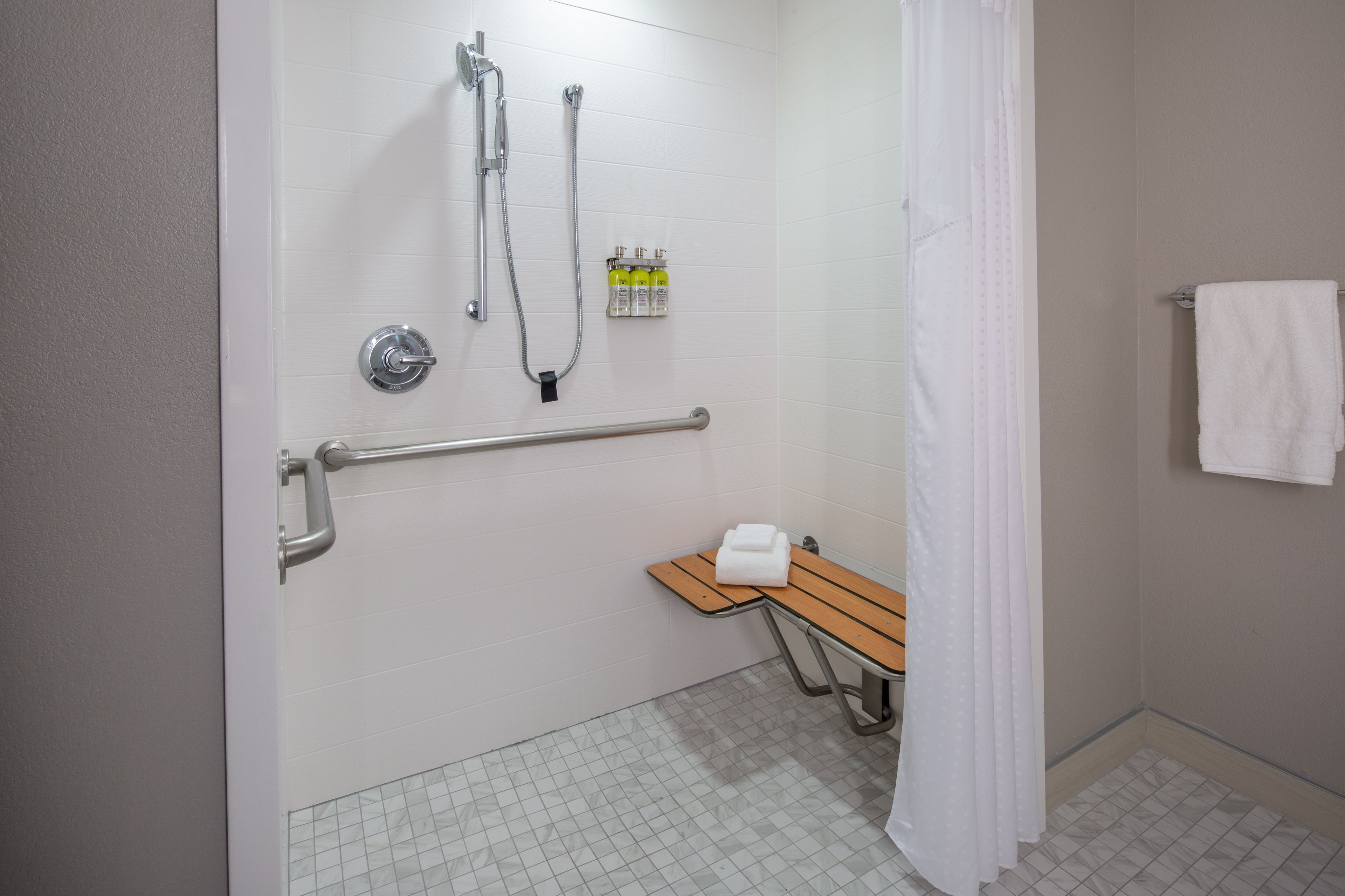 Holiday Inn Express Hotel & Suites Surprise 56/57