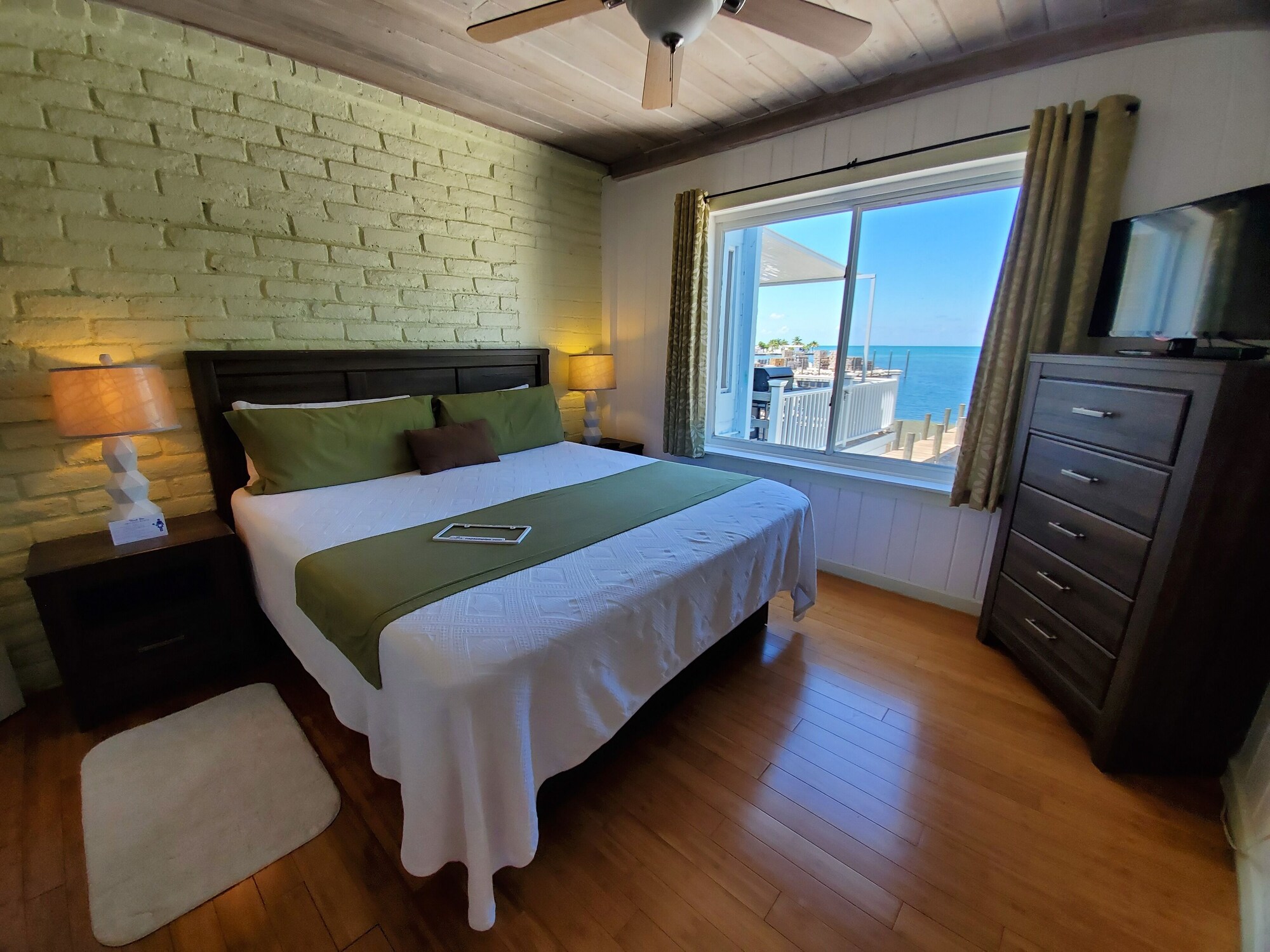 Premium, Apartment, King Bed, Queen Murphy Bed, Balcony