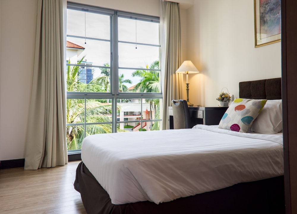 Diamond Westlake Suites 6/50