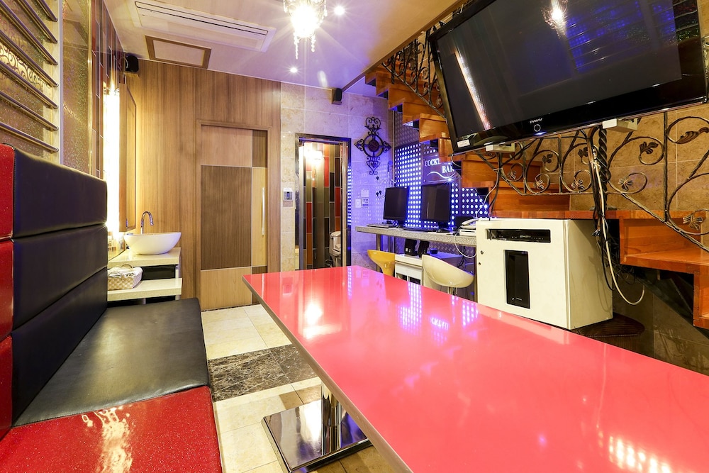 Koam Tourist Hotel 8/50
