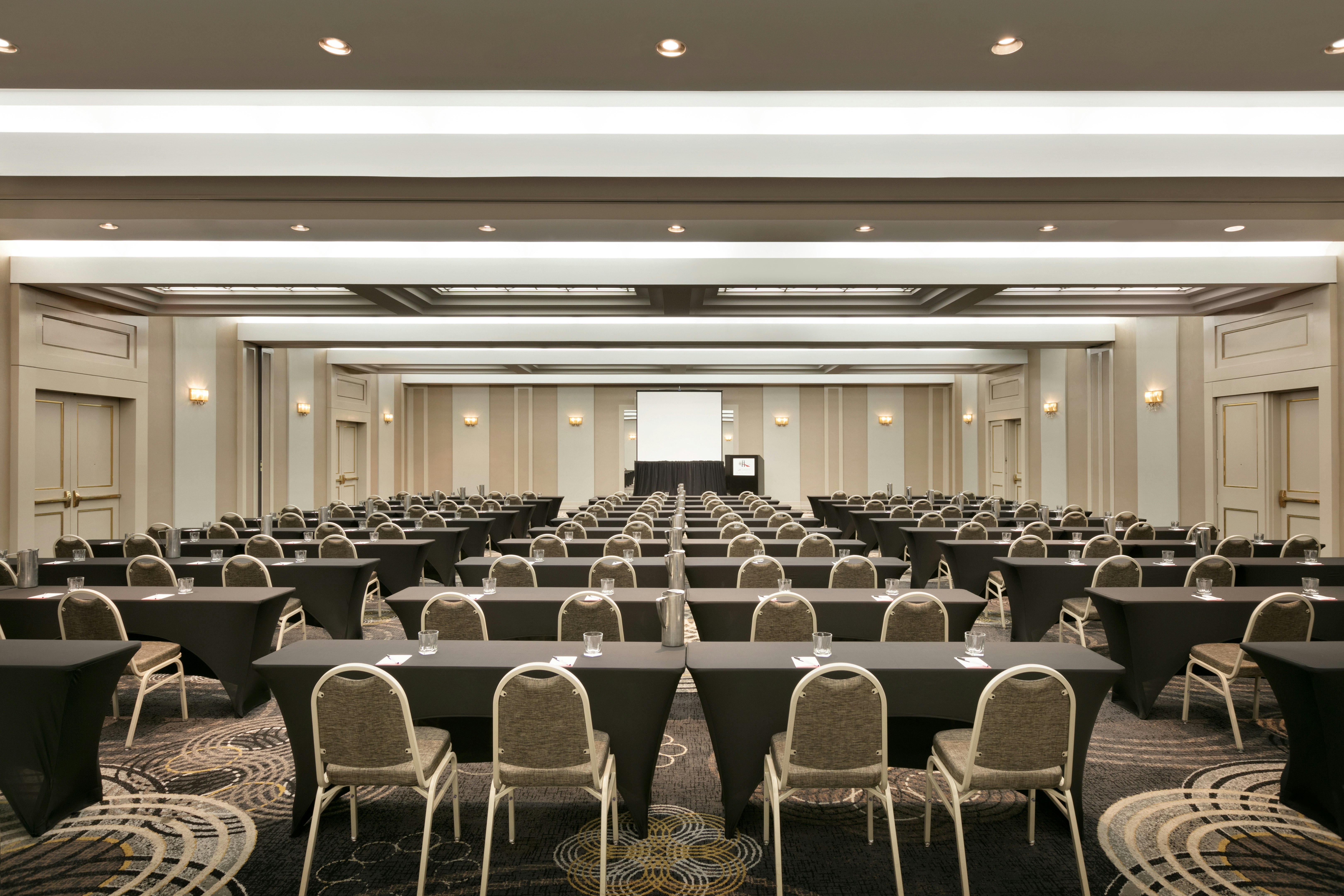 DoubleTree by Hilton New York LaGuardia Airport 39/54