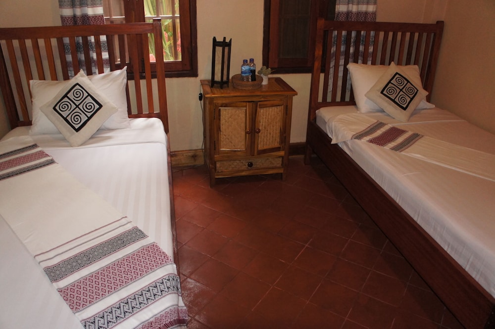 Lao Lu Lodge 15/91