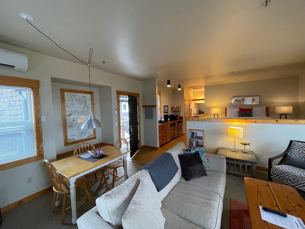 Country Cottage of Langley 33/67