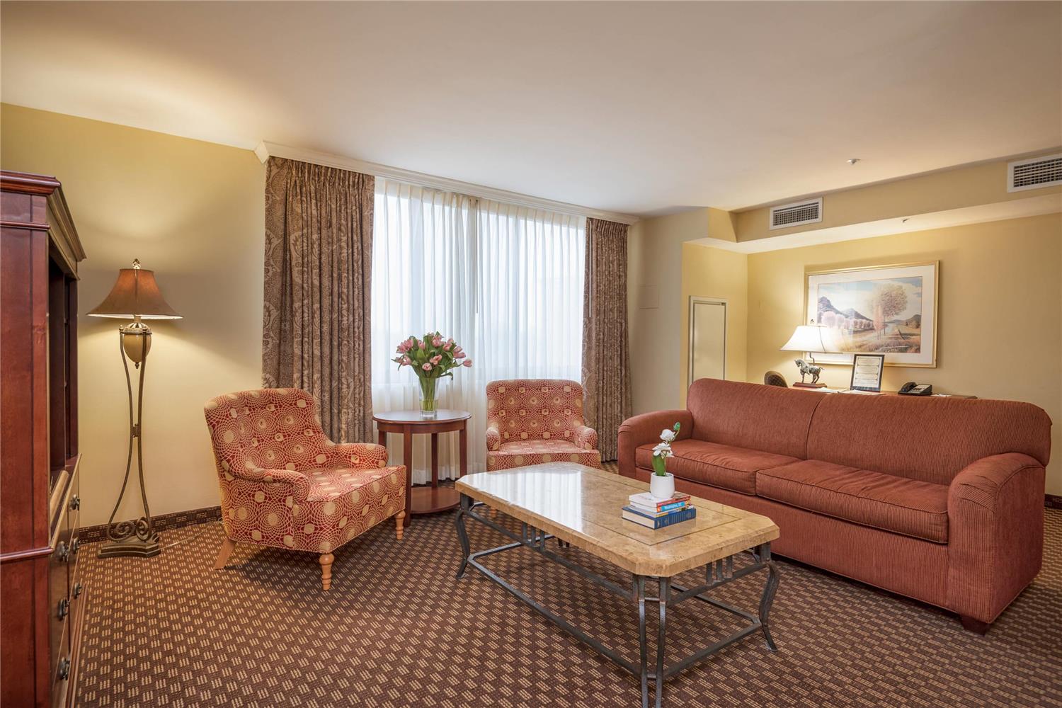 Clarion Collection Hotel Arlington Court Suites 12/28