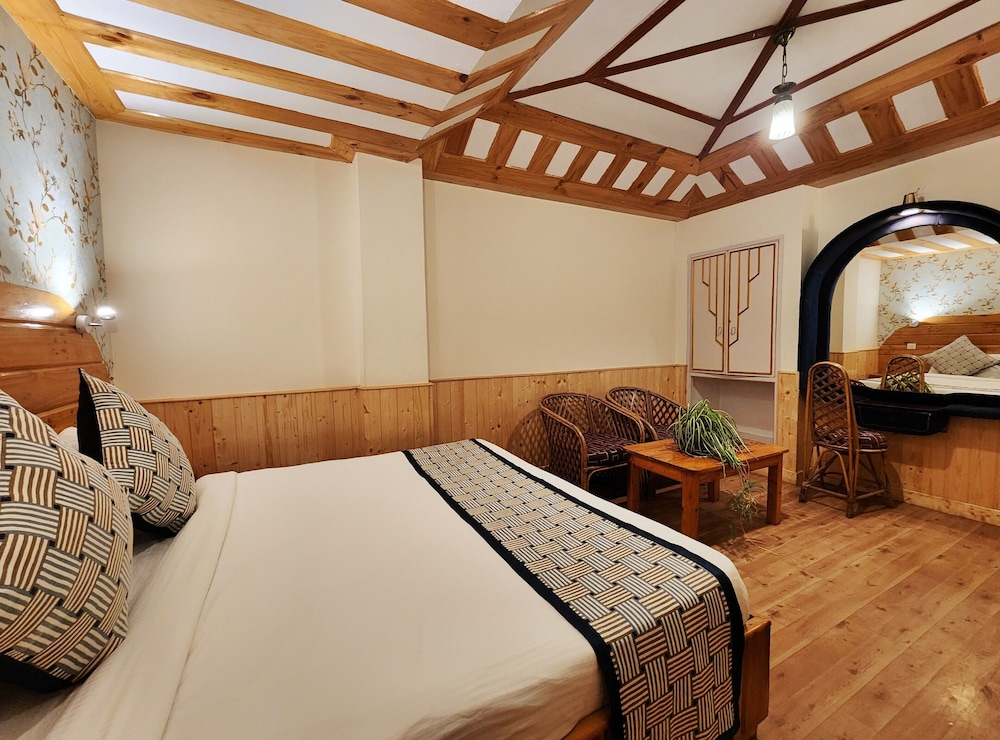 Hotel Pine View ( Pure Vegetarian ) 13/50