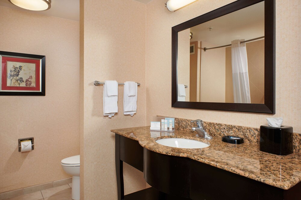 Hampton Inn & Suites Denver/Highlands Ranch 33/82