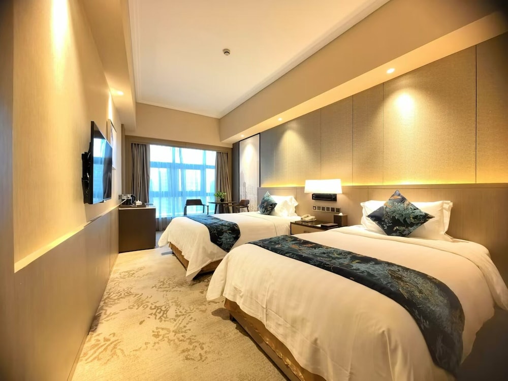 Jin Jiang Pine City Hotel 10/50