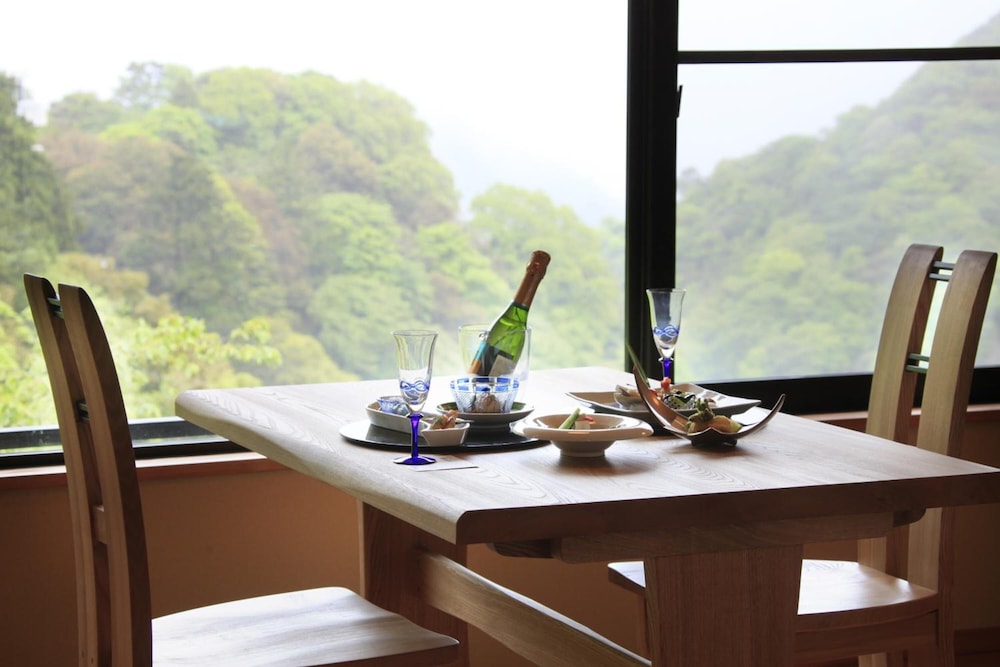 SHIKANOYU HOTEL 51/66