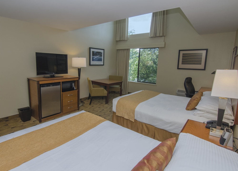 Best Western Plus Hood River Inn 35/80