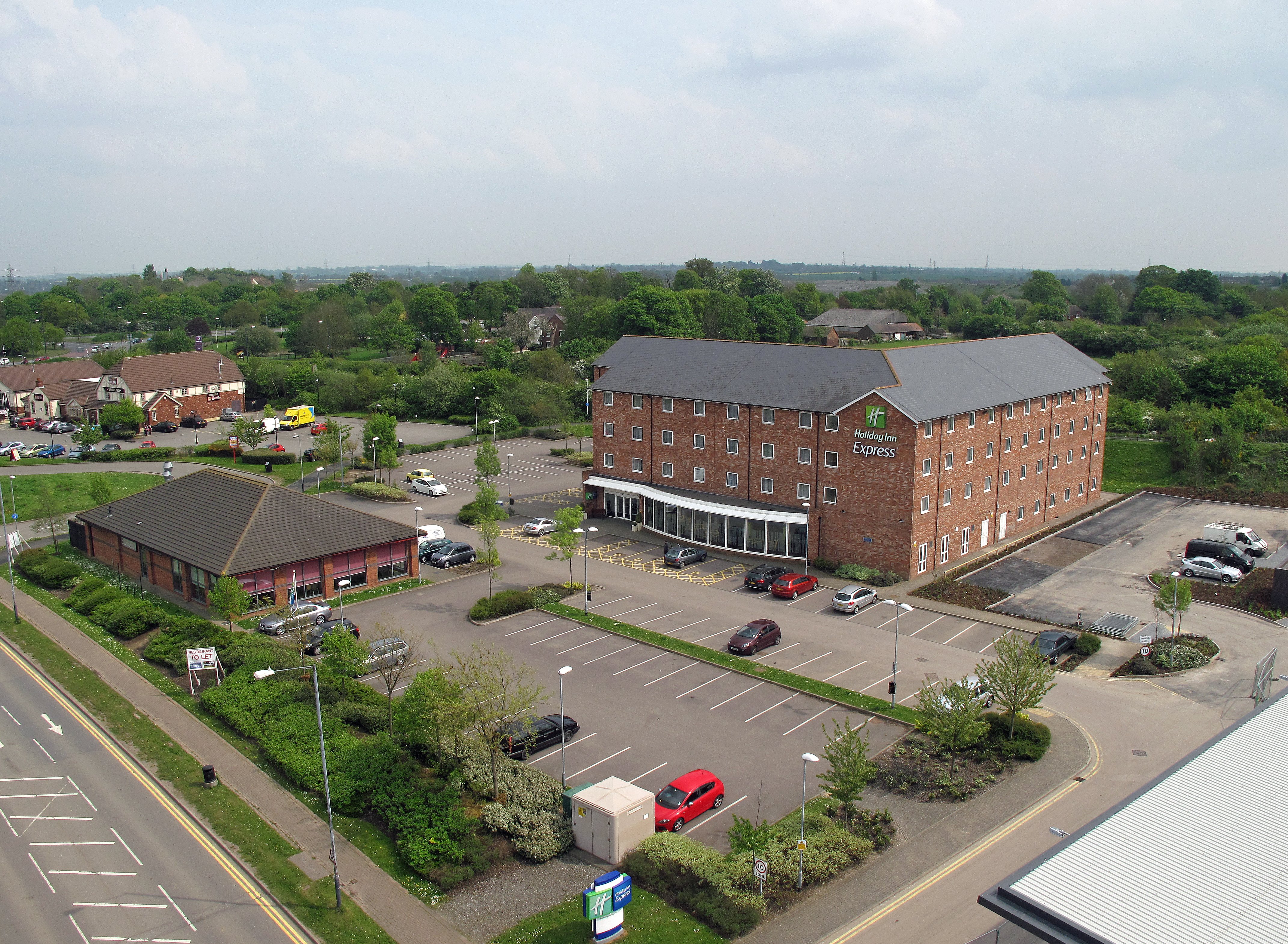 HOLIDAY INN EXPRESS NUNEATON 4/50