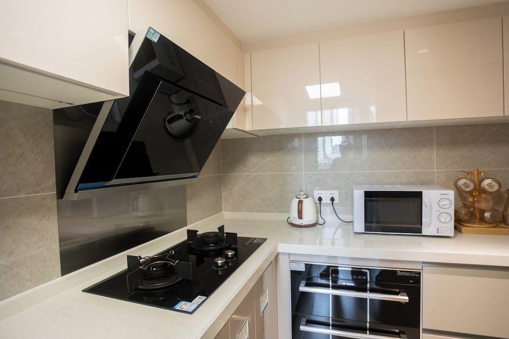 Sunny Private Apt Of Grand Continental 49/50