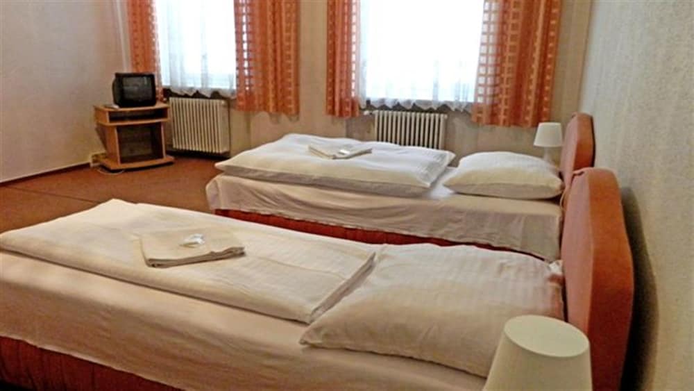 Hotel Maria 11/50