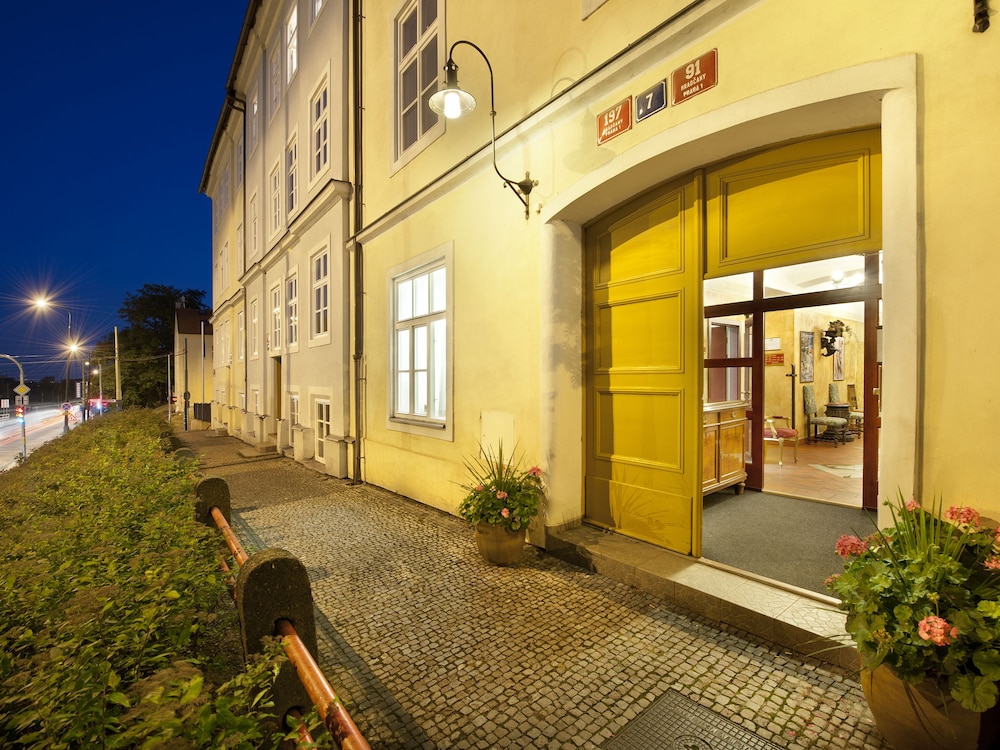 Ea Hotel Jeleni Dvur Prague Castle 3/53