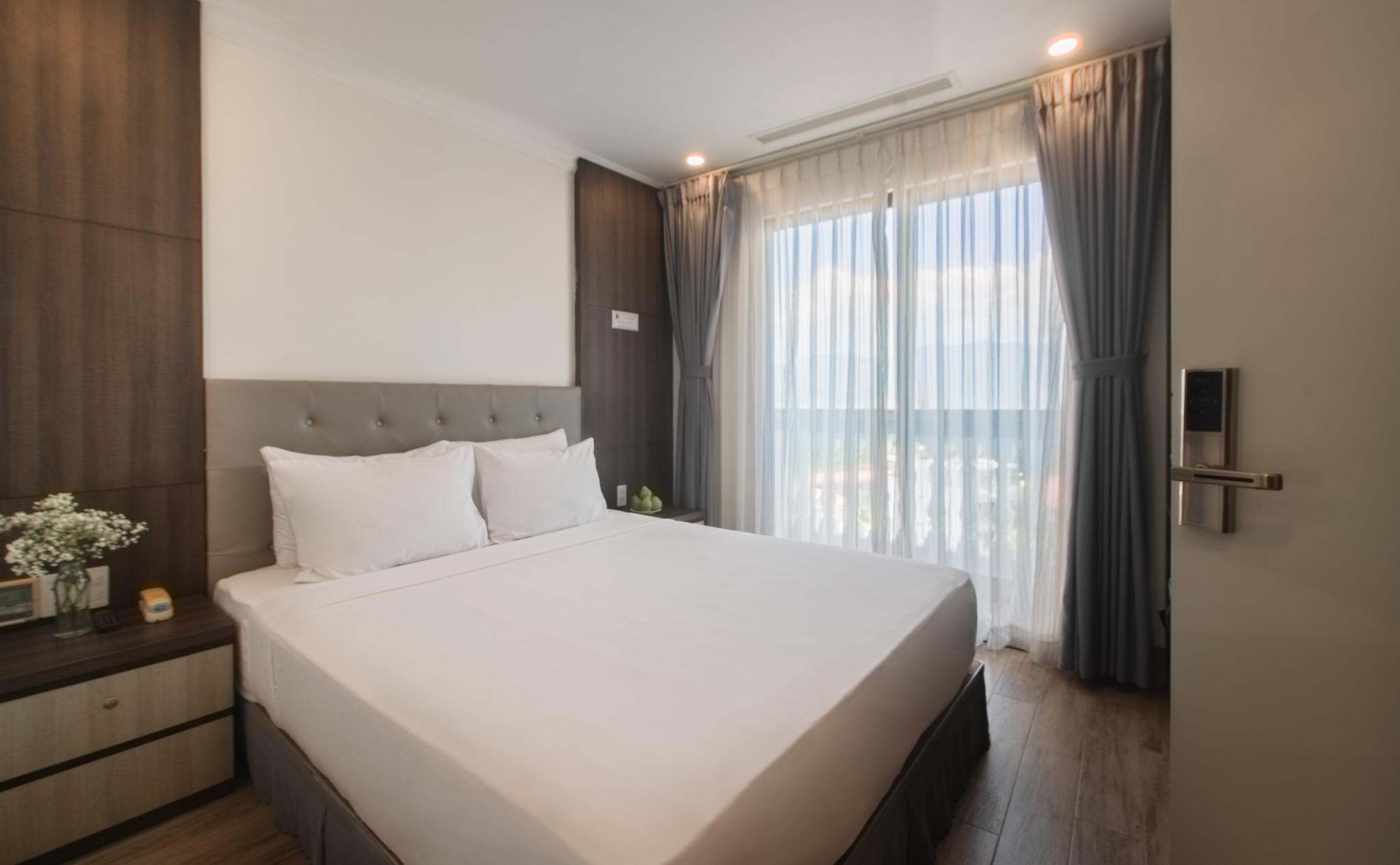 Deluxe, Double Bed, City View, Balcony