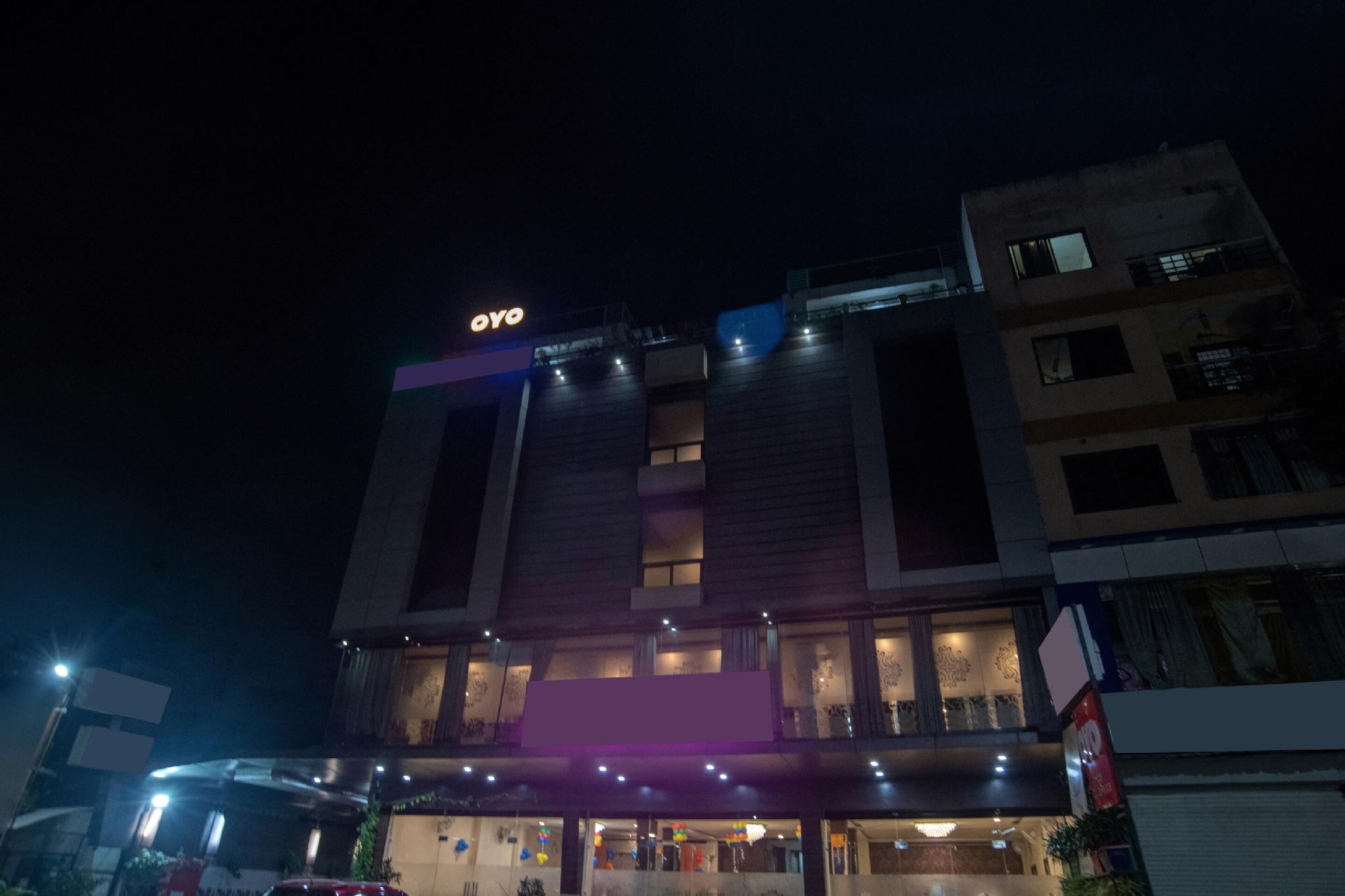 Super Townhouse Divya Palace 9/69
