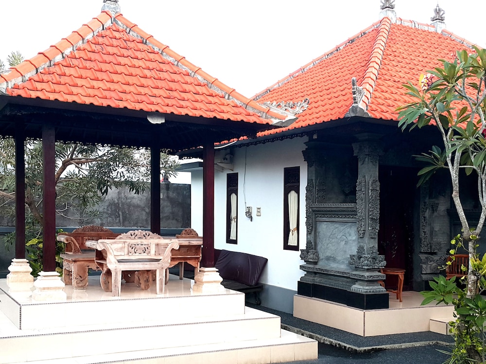 Wahyu Dewata Villa 8/50