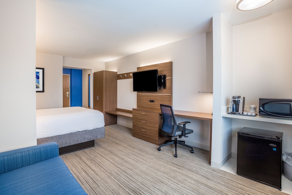 Holiday Inn Express Wisconsin Dells 30/69
