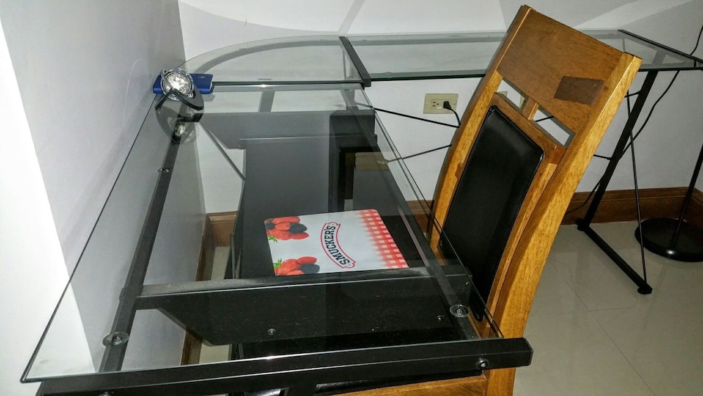 Modern London Decor Guest Apartments 27/50