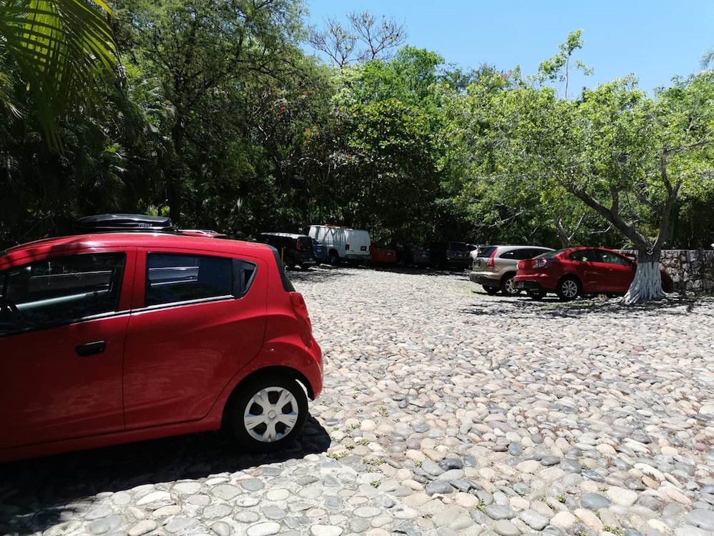 Las Brisas Ixtapa 64/74