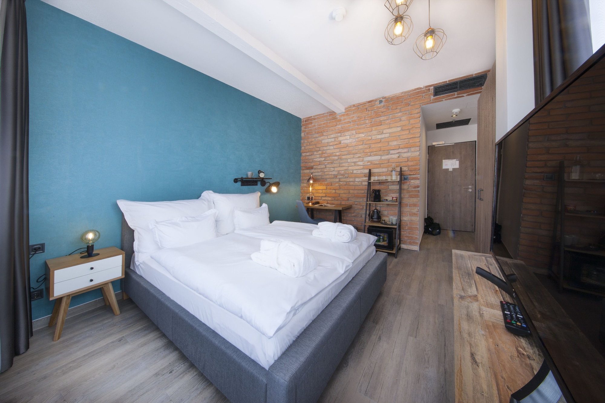 STANDARD, DOUBLE BED