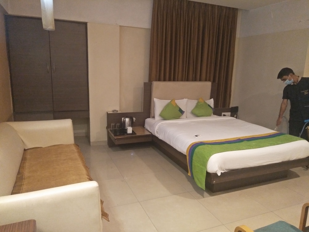 Hotel Basera 4/18