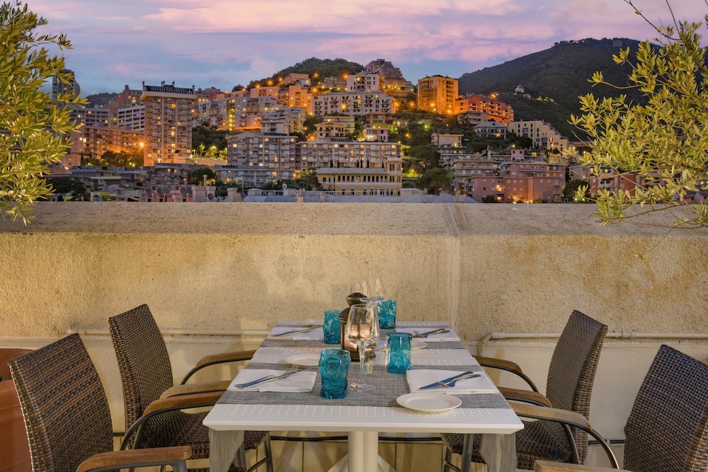 Ac Hotel Genova By Marriott 7/50